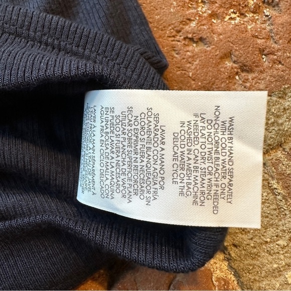 Navy blue CAbi Busy Tank size small summer fun - Picture 9 of 16